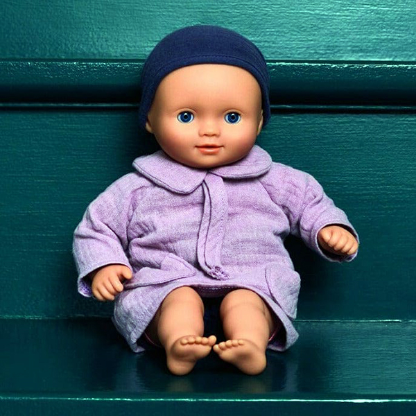 Muñeca bebe Pomea Baby Dahlia Purpura Rose Djeco